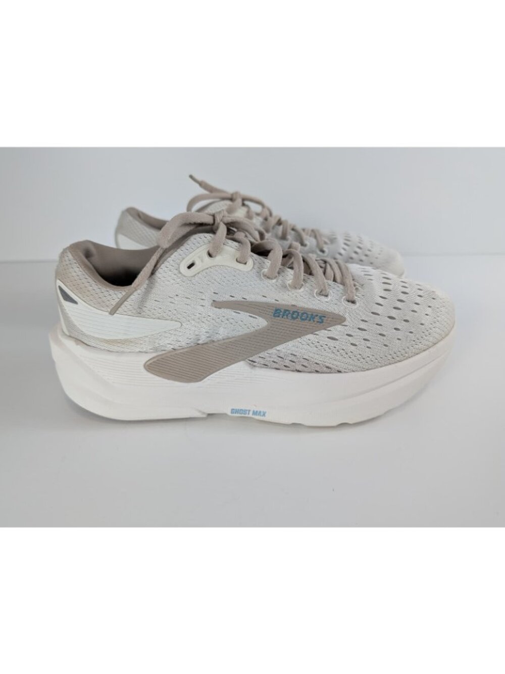 Brooks Ghost 15 Wide Fit Womens Running Shoes In Beige & White - Picture 5 of 10